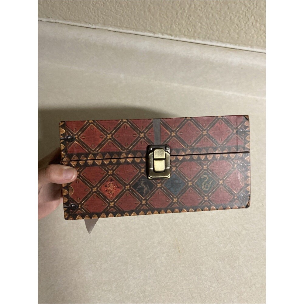 Harry Potter: Collectible Quidditch Set by Running Press - Picture 6 of 11